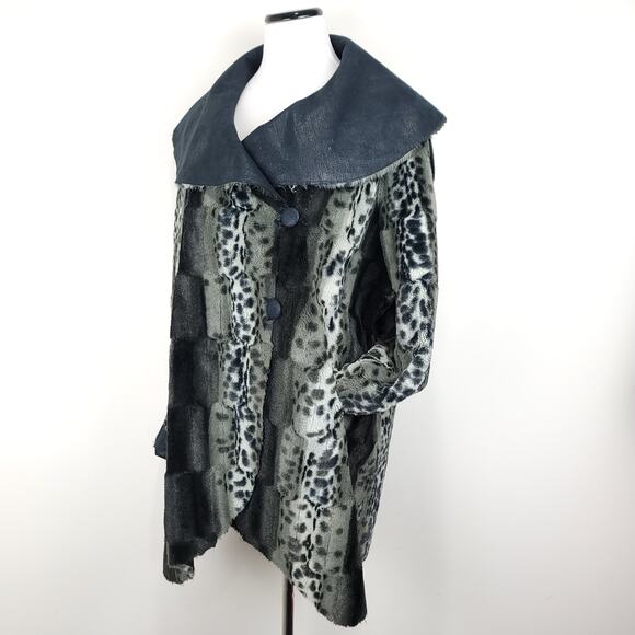 CHI by Falchi Faux Suede Faux Fur Reversible Leopard Print Coat, Size Large - Picture 13 of 16